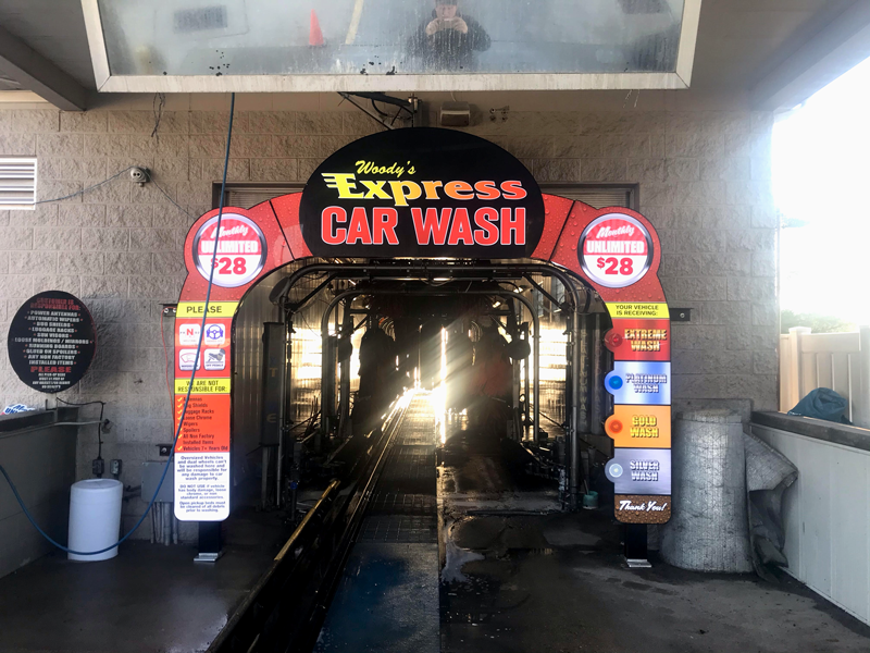 Exterior Express Tunnel - Woodyu0027s Express Car Wash